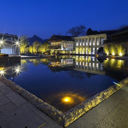 Ven.Courtyard Hotel Гуейян Екстериор снимка