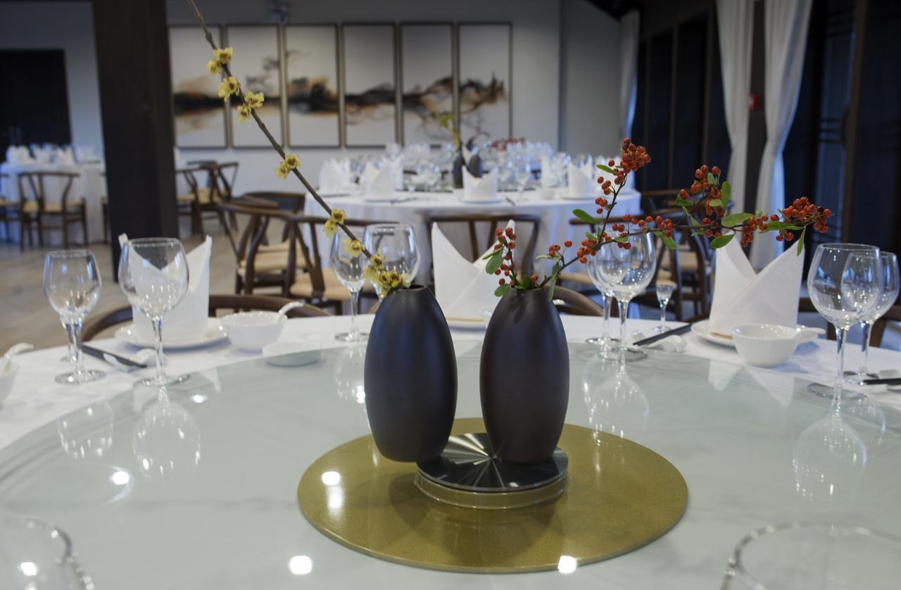 Ven.Courtyard Hotel Гуейян Екстериор снимка
