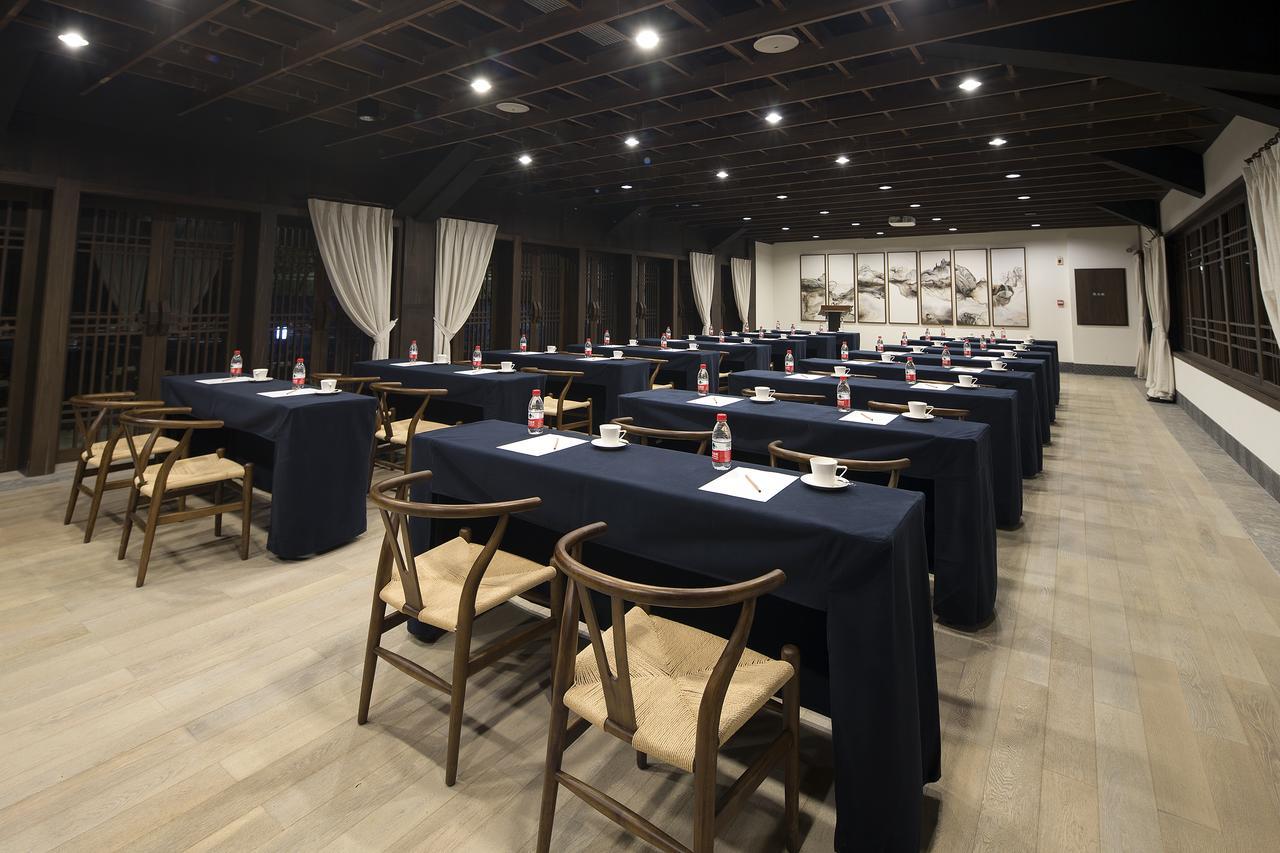 Ven.Courtyard Hotel Гуейян Екстериор снимка
